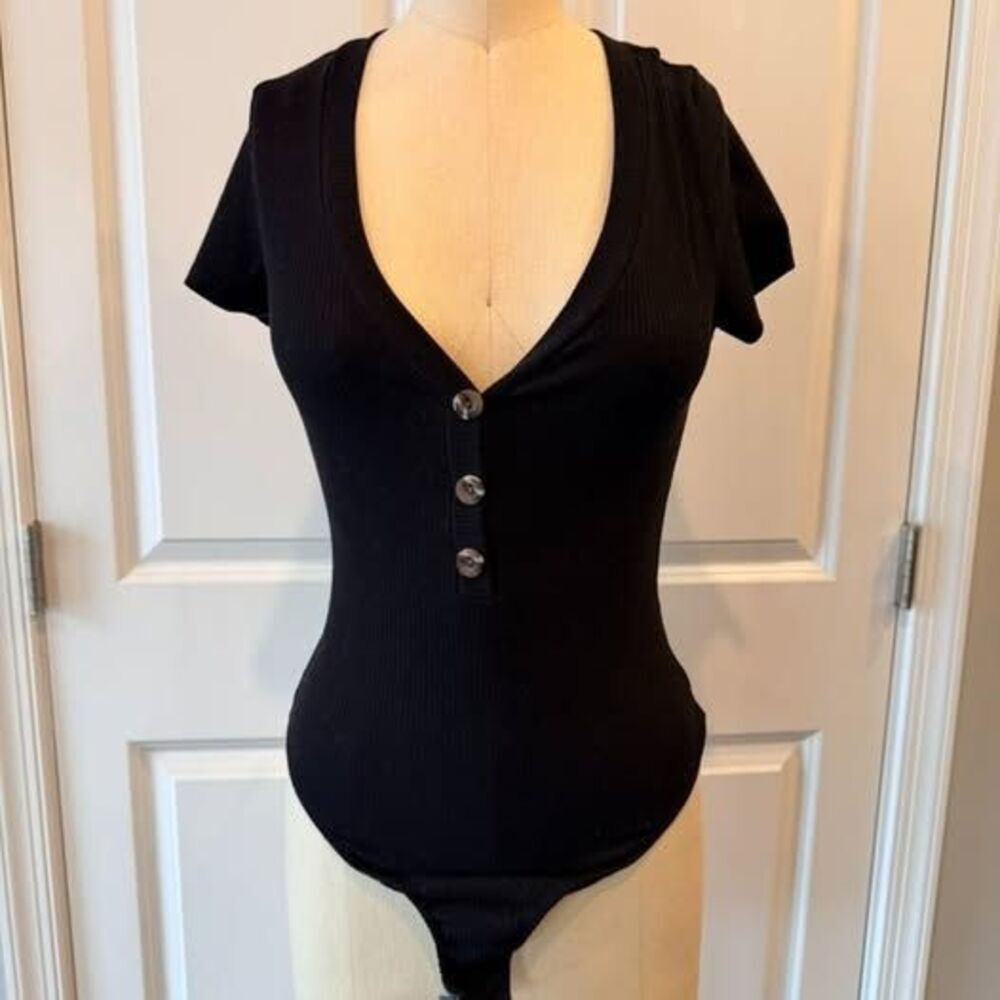 Pink Lily Black Ribbed Button Front Bodysuit Women's Small